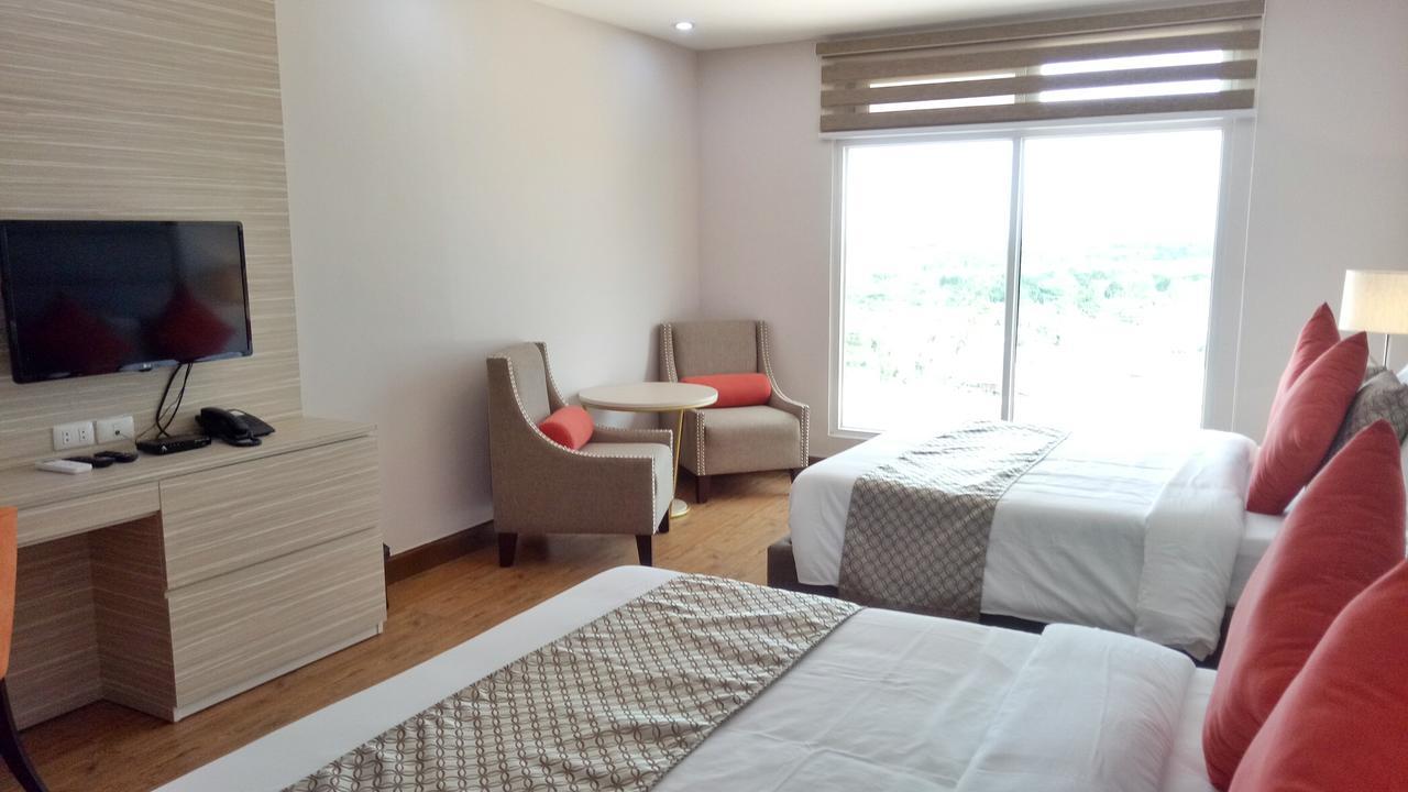 La Maja Rica Hotel Tarlac City Eksteriør billede