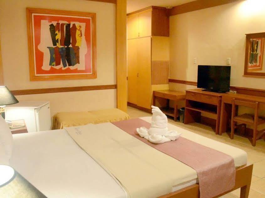 La Maja Rica Hotel Tarlac City Eksteriør billede