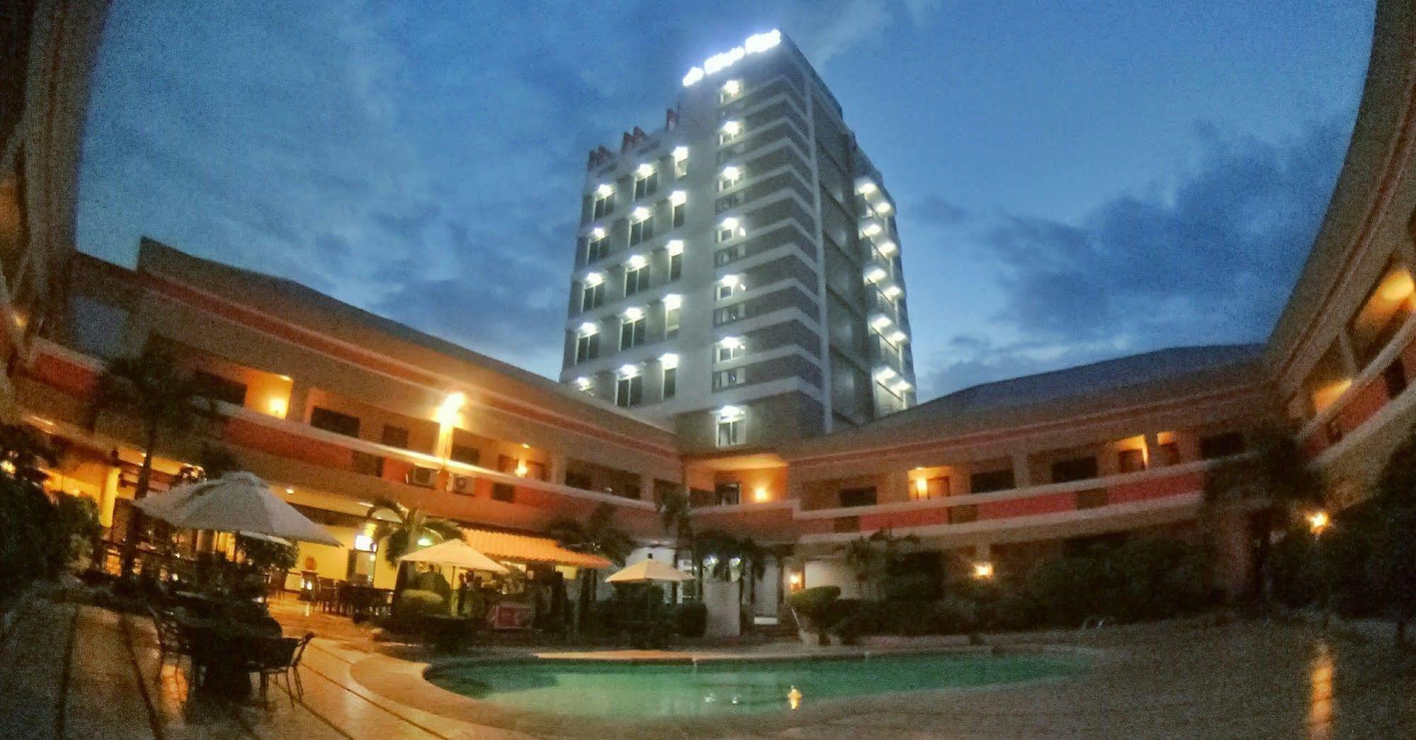 La Maja Rica Hotel Tarlac City Eksteriør billede