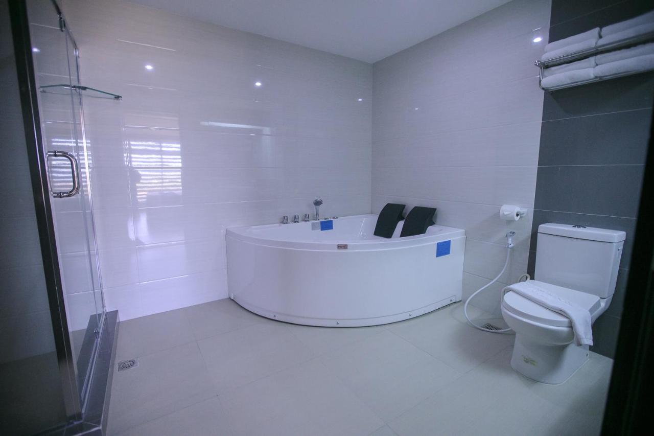 La Maja Rica Hotel Tarlac City Eksteriør billede